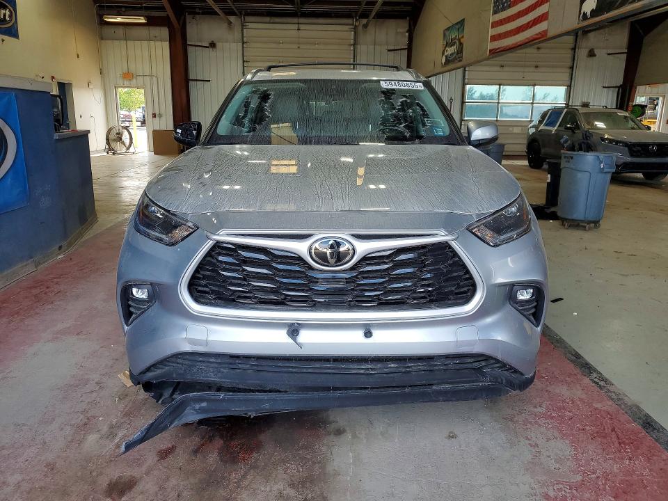 Photo 5 from auction – 2021 TOYOTA HIGHLANDER with VIN 5TDGZRBH3MS069554