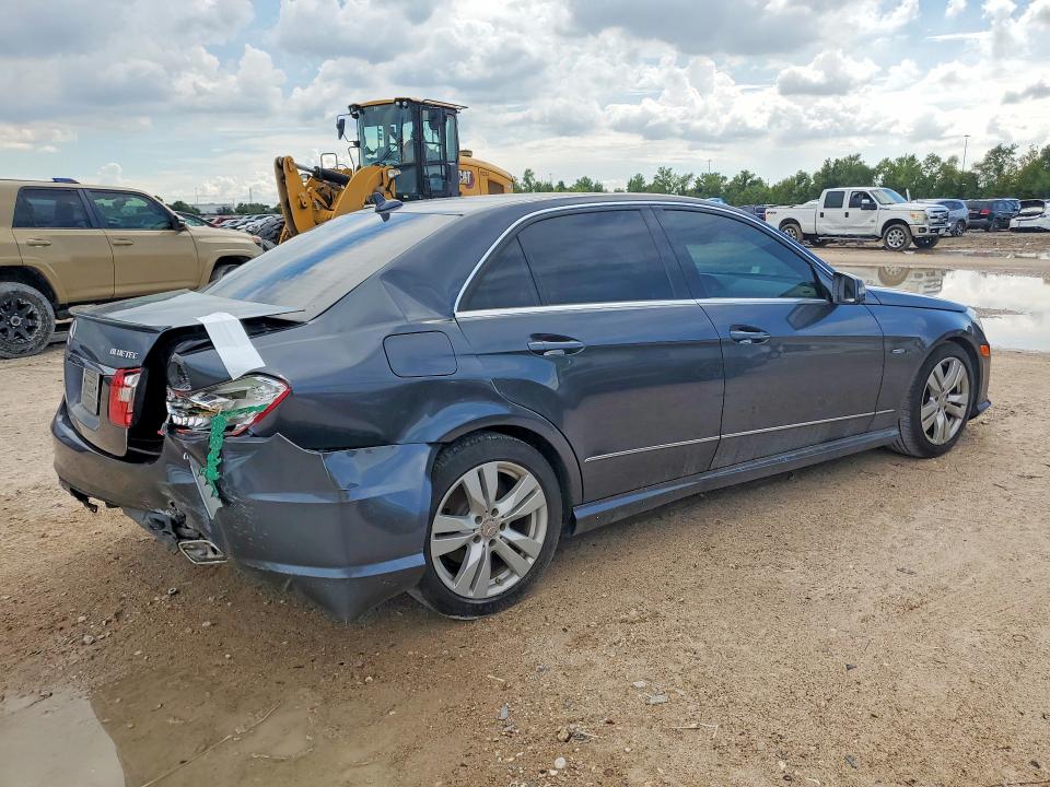 Photo 3 from auction – 2011 MERCEDES-BENZ E with VIN WDDHF2EB4BA465357
