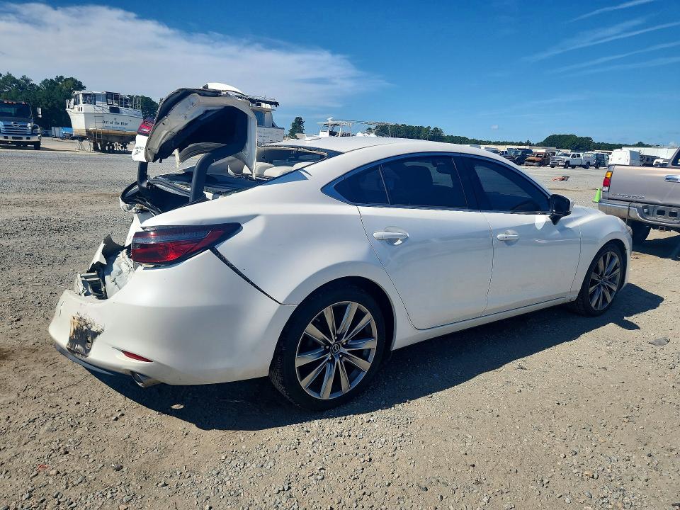 Photo 3 from auction – 2018 MAZDA 6 with VIN JM1GL1WY4J1320717