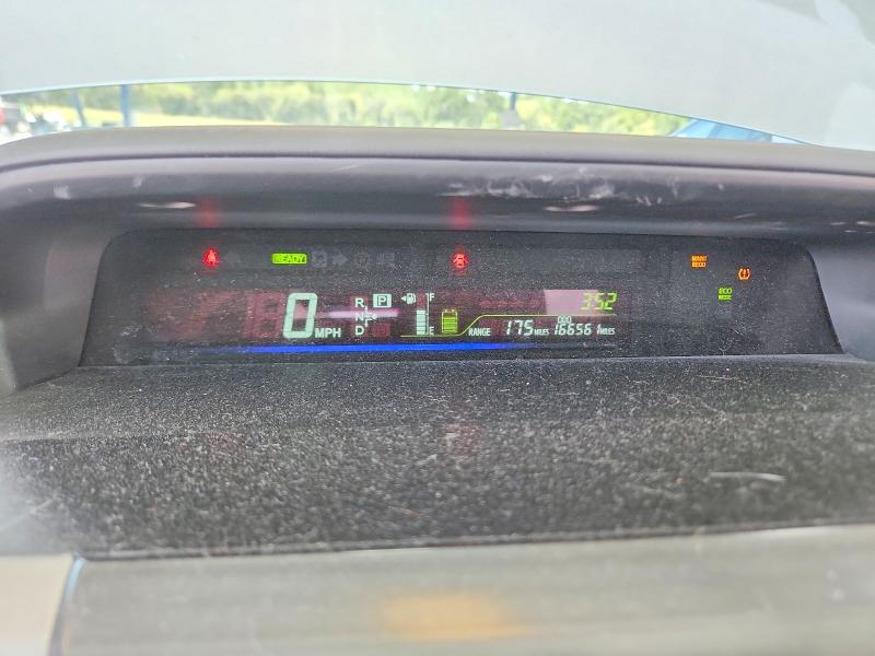Photo 9 from auction – 2012 TOYOTA PRIUS V with VIN JTDZN3EU0C3150506