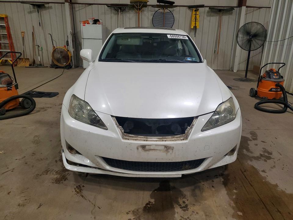 Снимка 5 от търг – 2007 LEXUS IS с VIN JTHCK262272011655