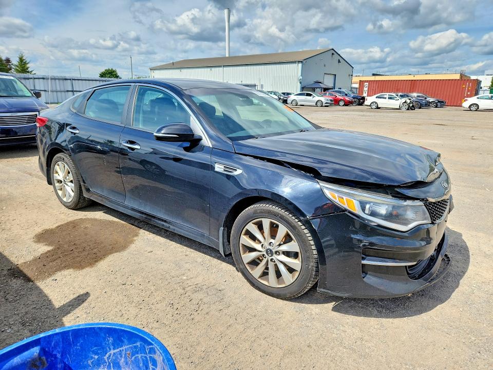 Photo 4 from auction – 2017 KIA OPTIMA with VIN 5XXGT4L30HG162336