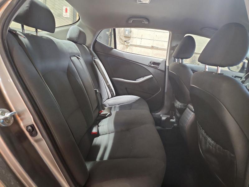 Снимка 10 от търг – 2015 KIA OPTIMA с VIN 5XXGM4A77FG519379