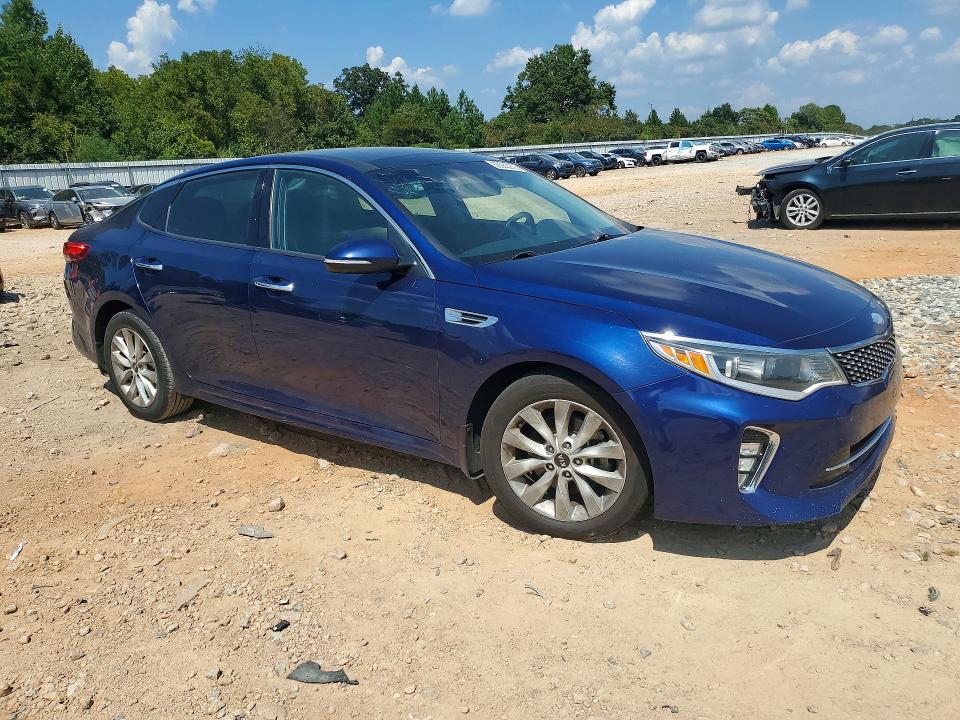 Photo 4 from auction – 2018 KIA OPTIMA with VIN 5XXGT4L30JG247621