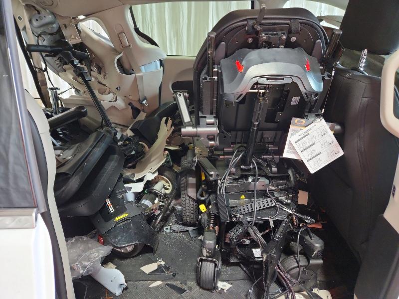 Photo 11 from auction – 2023 CHRYSLER VOYAGER with VIN 2C4RC1CG1PR564236