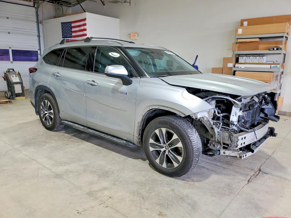 Photo 4 from auction – 2020 TOYOTA HIGHLANDER with VIN 5TDHBRCH5LS503124