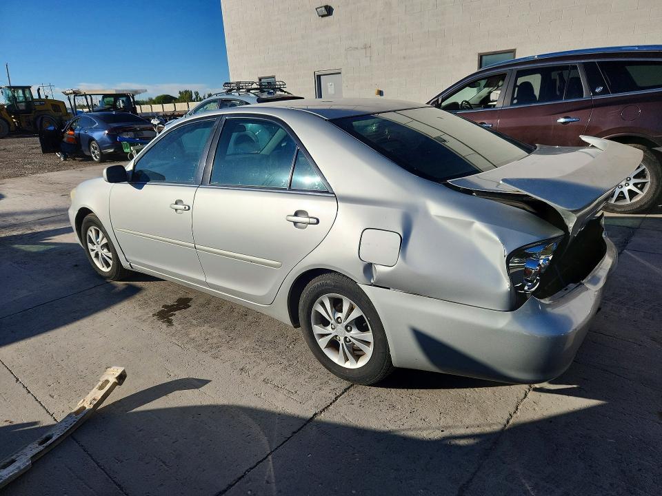 Снимка 2 от търг – 2005 TOYOTA CAMRY с VIN 4T1BF30K05U607098