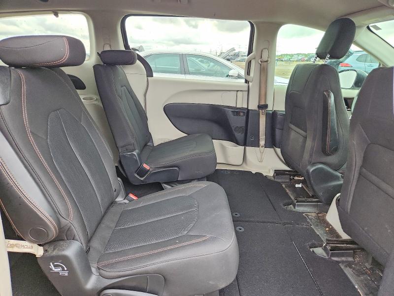 Photo 10 from auction – 2017 CHRYSLER PACIFICA with VIN 2C4RC1CG0HR827124