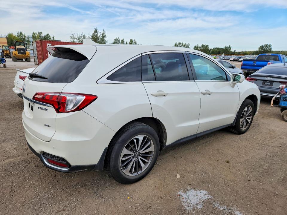 Foto 3 de la subasta – 2017 ACURA RDX con VIN 5J8TB4H70HL809137
