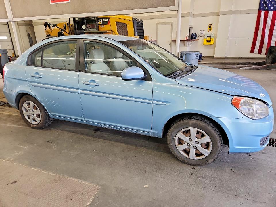 Photo 4 from auction – 2010 HYUNDAI ACCENT with VIN KMHCN4AC8AU433148