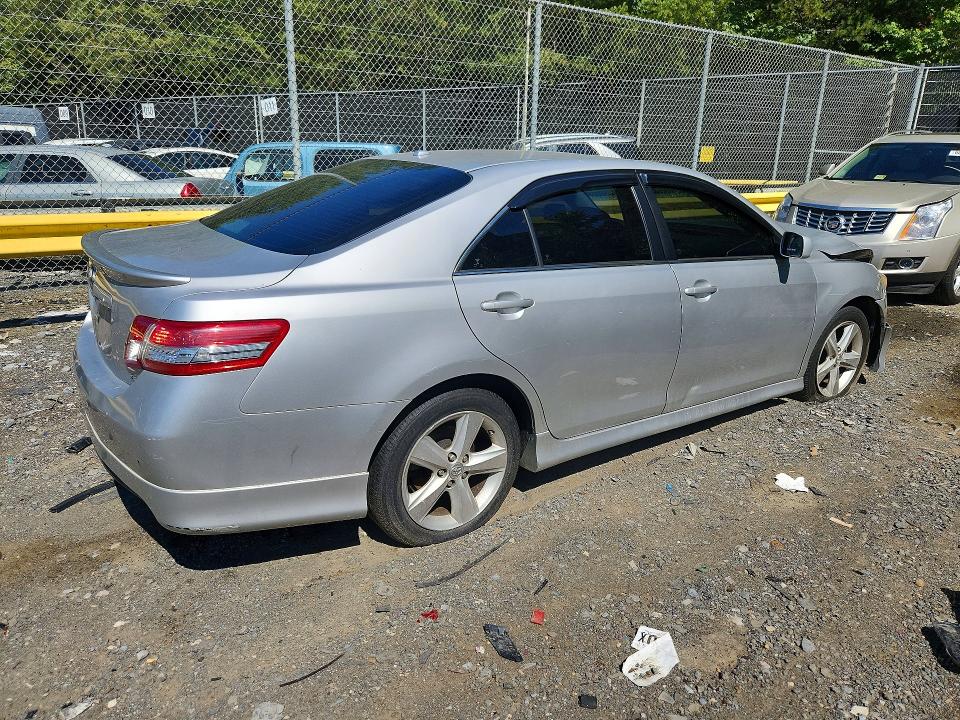 Photo 3 from auction – 2011 TOYOTA CAMRY with VIN 4T1BF3EK2BU152033