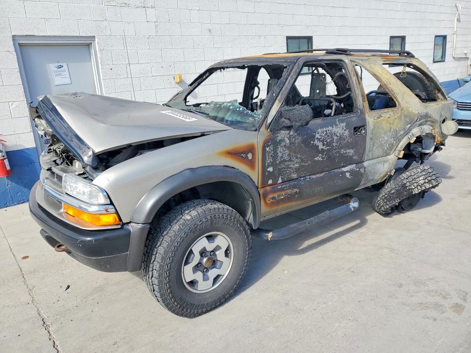 CHEVROLET BLAZER 2000 с VIN 1GNCT18W1YK230026 - Снимка от търг