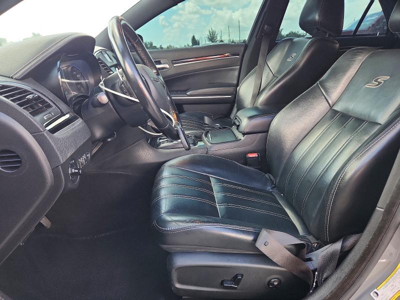 Photo 7 from auction – 2019 CHRYSLER 300 with VIN 2C3CCABG1KH589695