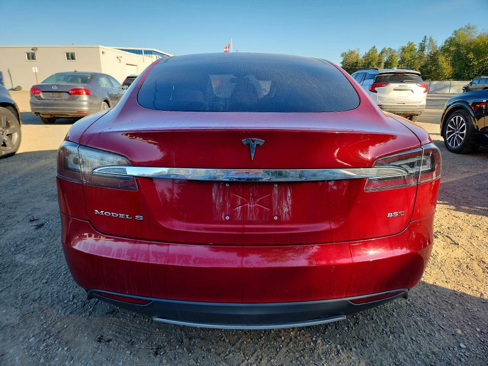 Foto 6 de la subasta – 2015 TESLA MODEL S con VIN 5YJSA1H23FF080454