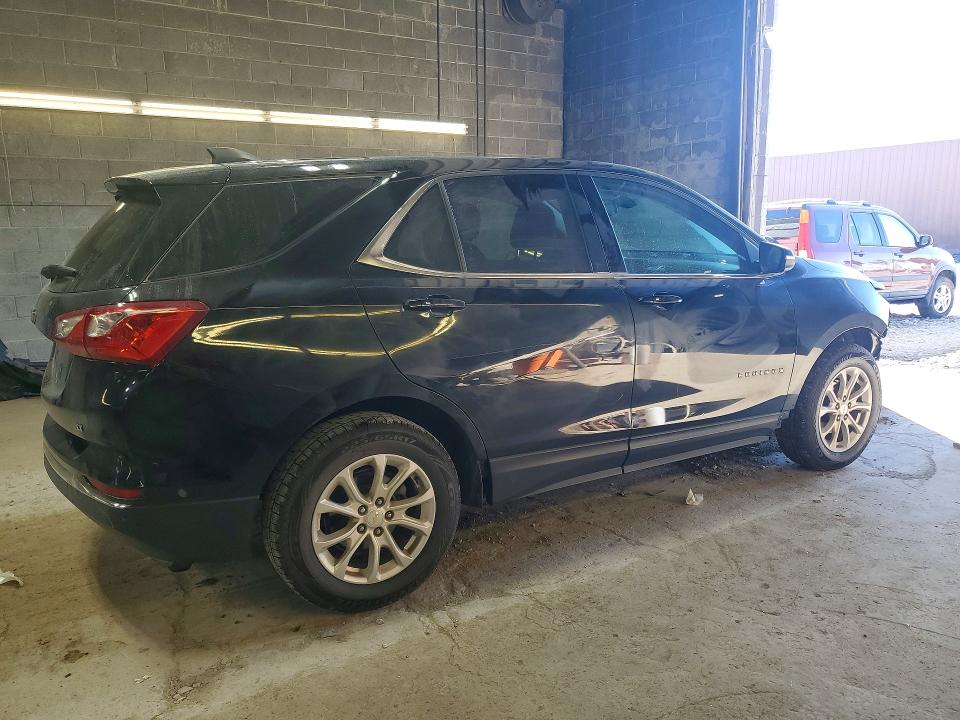 Photo 3 from auction – 2018 CHEVROLET EQUINOX with VIN 2GNAXJEV1J6192667