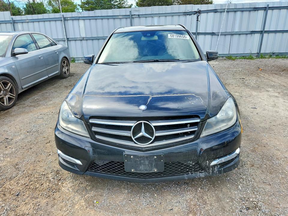 Photo 5 from auction – 2014 MERCEDES-BENZ C with VIN WDDGF8AB2EA950928