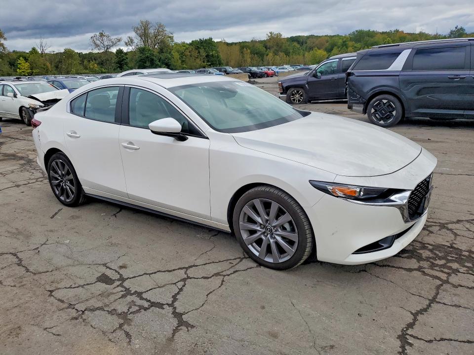 Снимка 4 от търг – 2023 MAZDA 3 с VIN 3MZBPACM4PM376021