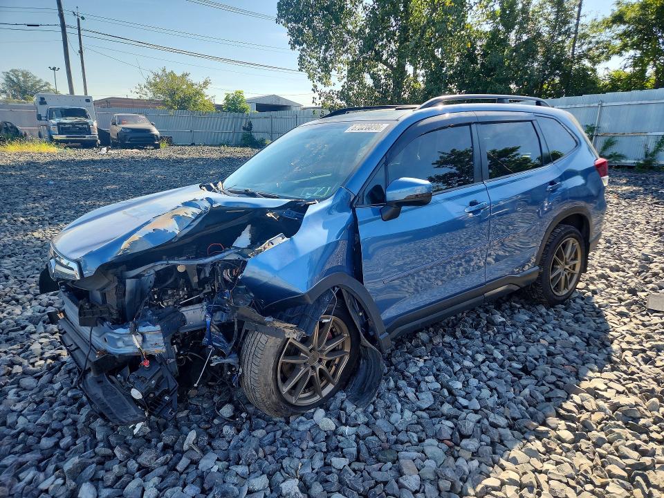SUBARU FORESTER 2019 with VIN JF2SKAUC4KH568139 - Photo from auction