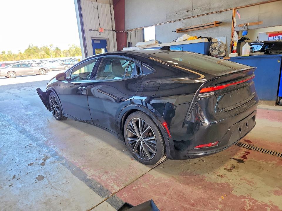 Photo 2 from auction – 2023 TOYOTA PRIUS with VIN JTDADABU2P3006311