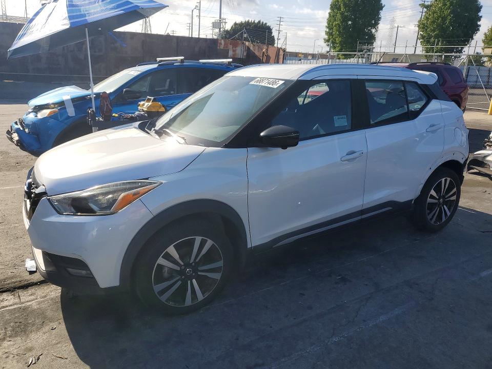 NISSAN KICKS 2019 with VIN 3N1CP5CU7KL568078 - Photo from auction
