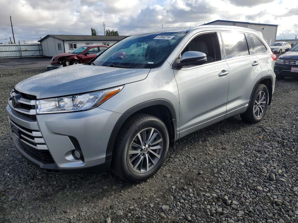 2017 TOYOTA HIGHLANDER - Търг №67550216