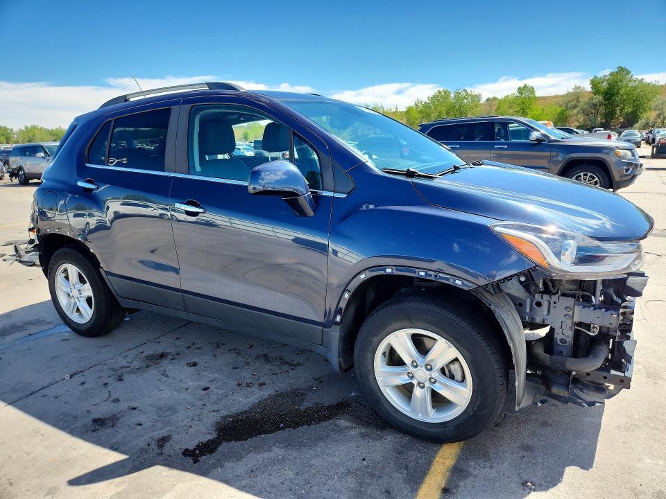 Photo 4 from auction – 2019 CHEVROLET TRAX with VIN 3GNCJPSBXKL136473