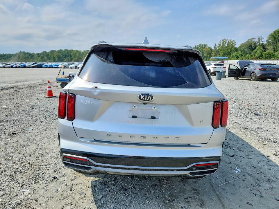 Снимка 6 от търг – 2021 KIA SORENTO с VIN 5XYRL4LC6MG008244
