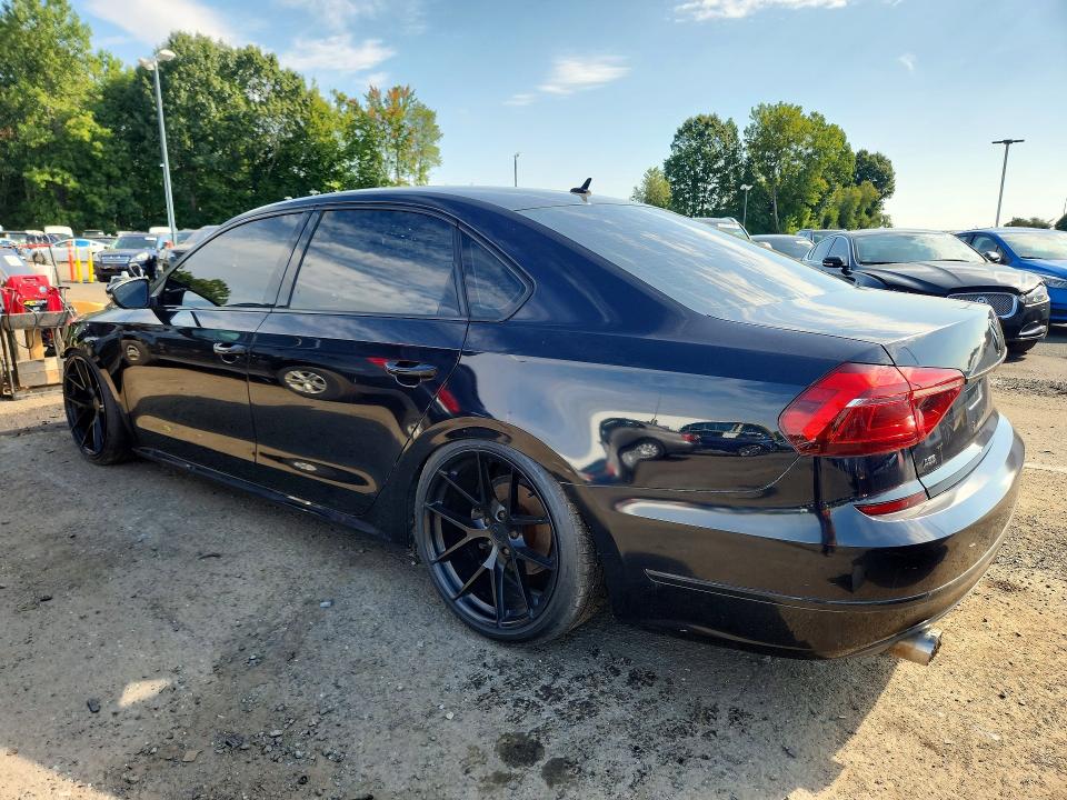 Photo 2 from auction – 2017 VOLKSWAGEN PASSAT with VIN 1VWAT7A34HC062750