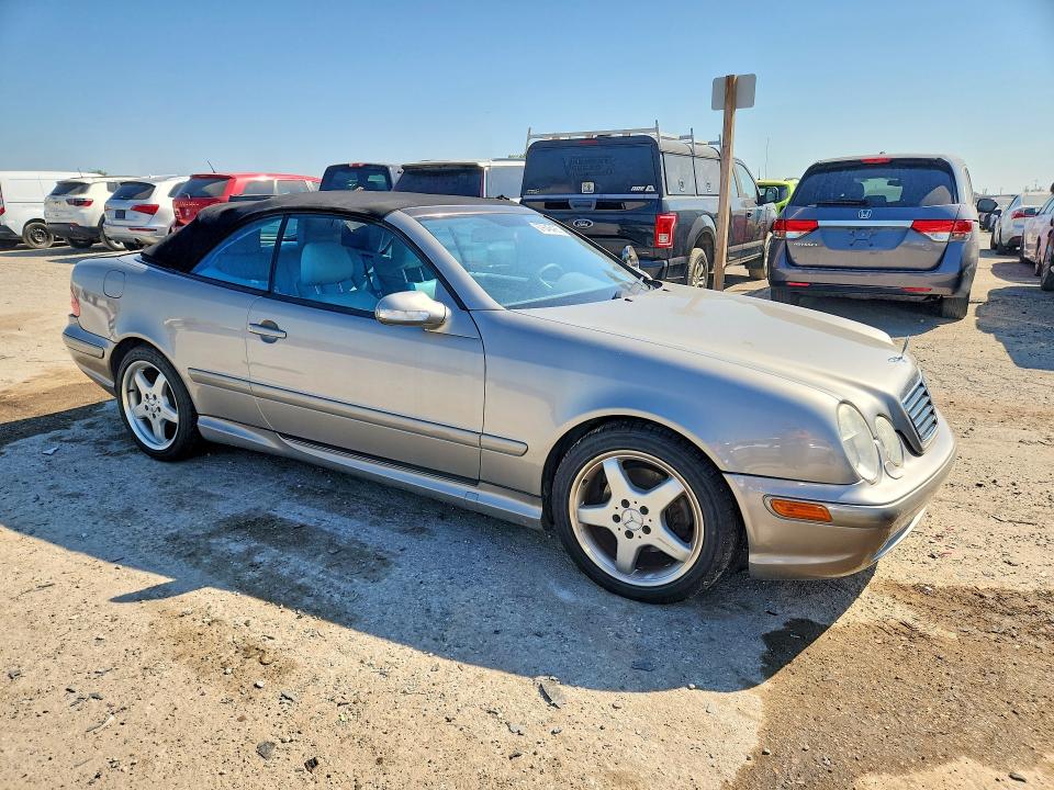Снимка 4 от търг – 2003 MERCEDES-BENZ CLK с VIN WDBLK70G63T143937