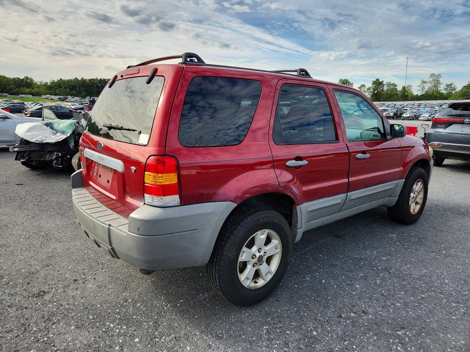 Photo 3 from auction – 2006 FORD ESCAPE with VIN 1FMYU93176KC95476