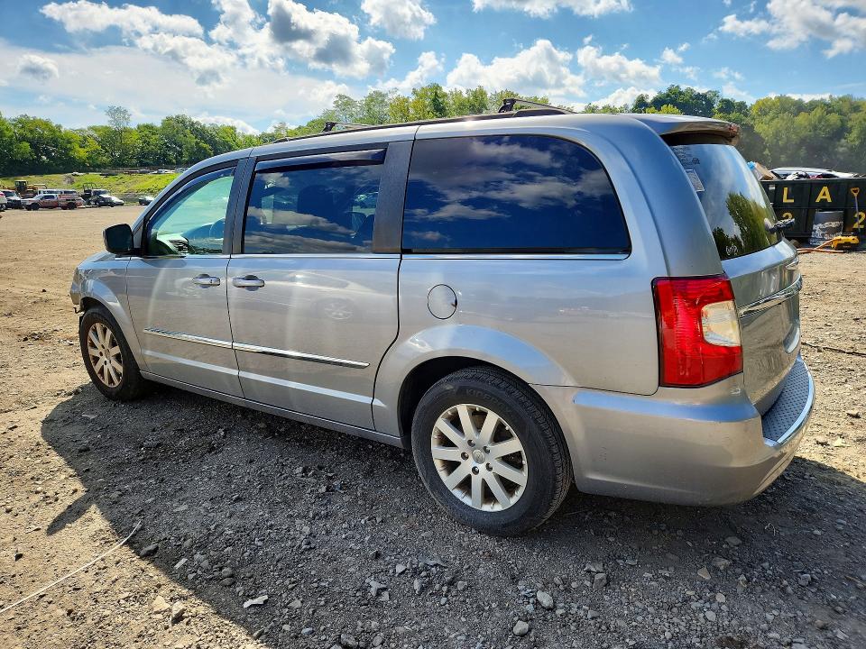 Photo 2 from auction – 2015 CHRYSLER TOWN & COUNTRY with VIN 2C4RC1BG0FR562512