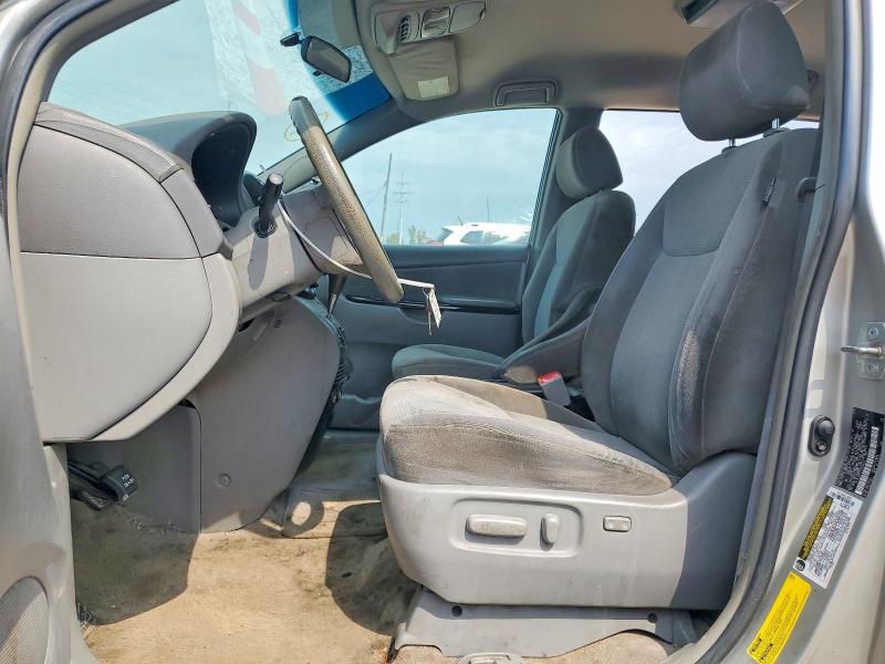 Photo 7 from auction – 2005 TOYOTA SIENNA with VIN 5TDZA23C15S234464