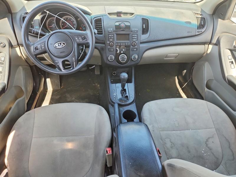 Zdjęcie 8 z aukcji – 2010 KIA FORTE z VIN KNAFU4A21A5167300