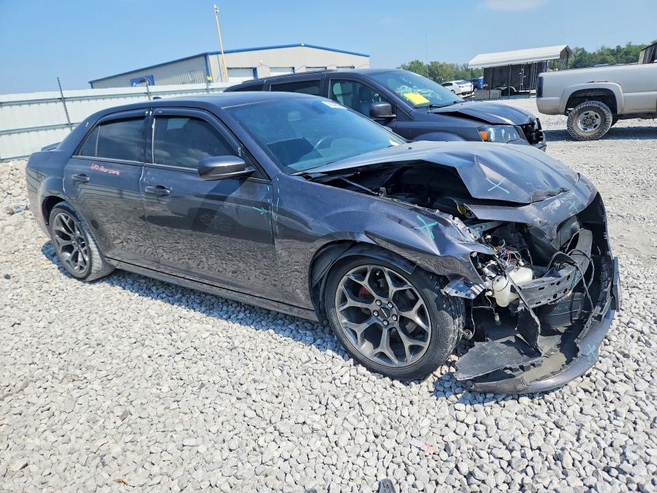 صورة رقم 4 من المزاد - 2017 CHRYSLER 300 مع VIN 2C3CCABG1HH610246