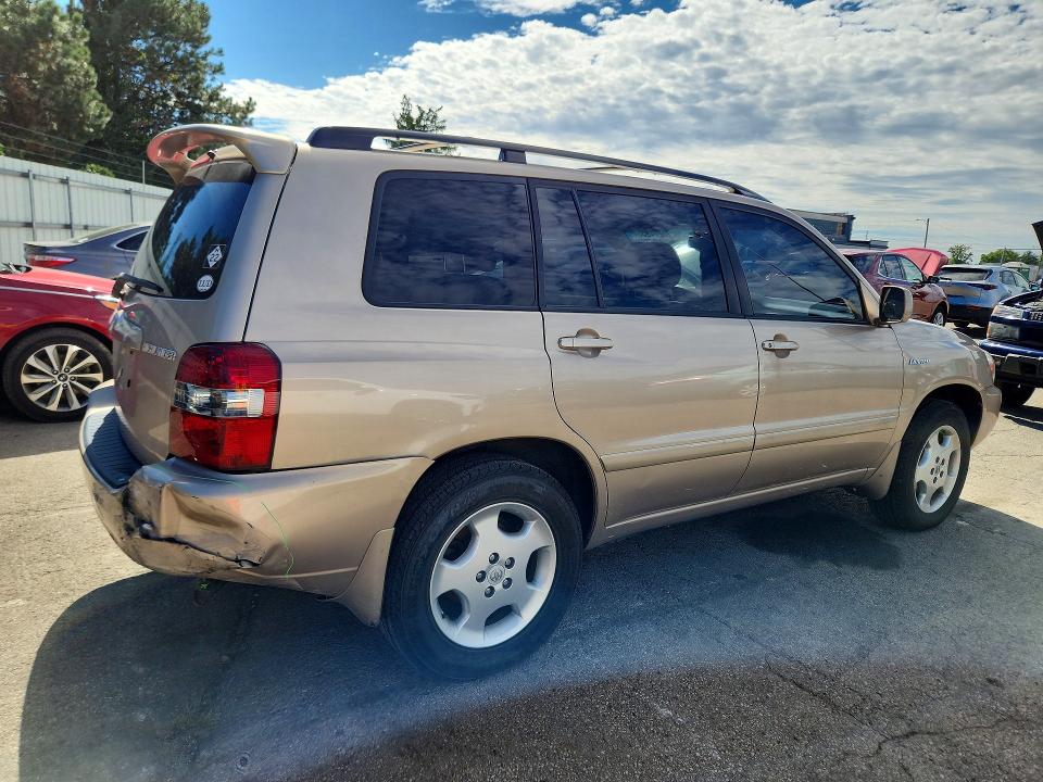 Photo 3 from auction – 2005 TOYOTA HIGHLANDER with VIN JTEEP21A550078412