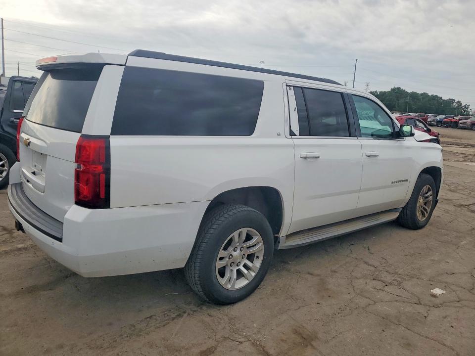 Photo 3 from auction – 2015 CHEVROLET SUBURBAN with VIN 1GNSKJKC7FR126318
