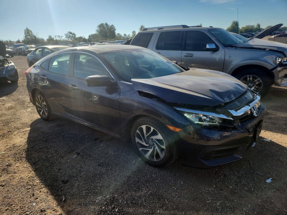 Photo 4 from auction – 2016 HONDA CIVIC with VIN 19XFC2F70GE020770
