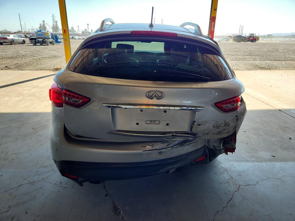 Photo 6 from auction – 2017 INFINITI QX70 with VIN JN8CS1MW7HM413814