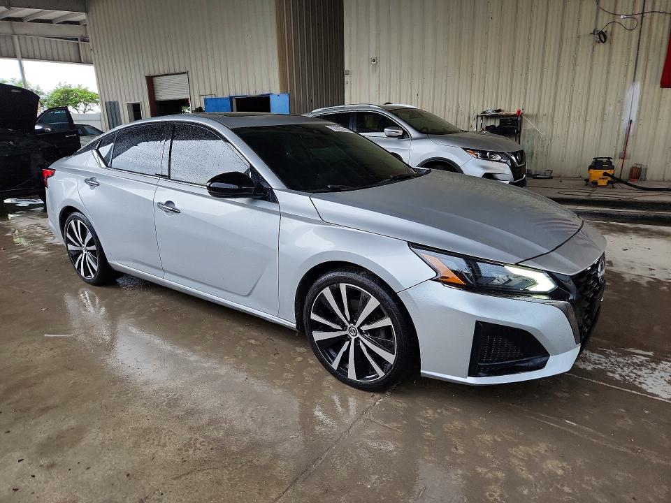 Photo 4 from auction – 2019 NISSAN ALTIMA with VIN 1N4BL4EV1KC204714