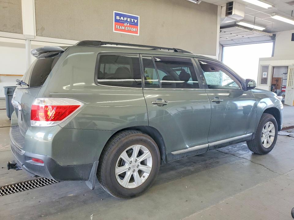 Photo 3 from auction – 2013 TOYOTA HIGHLANDER with VIN 5TDBK3EH1DS239403