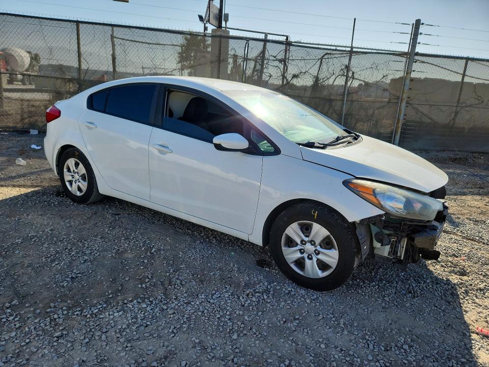 Photo 4 from auction – 2016 KIA FORTE with VIN KNAFK4A61G5617352