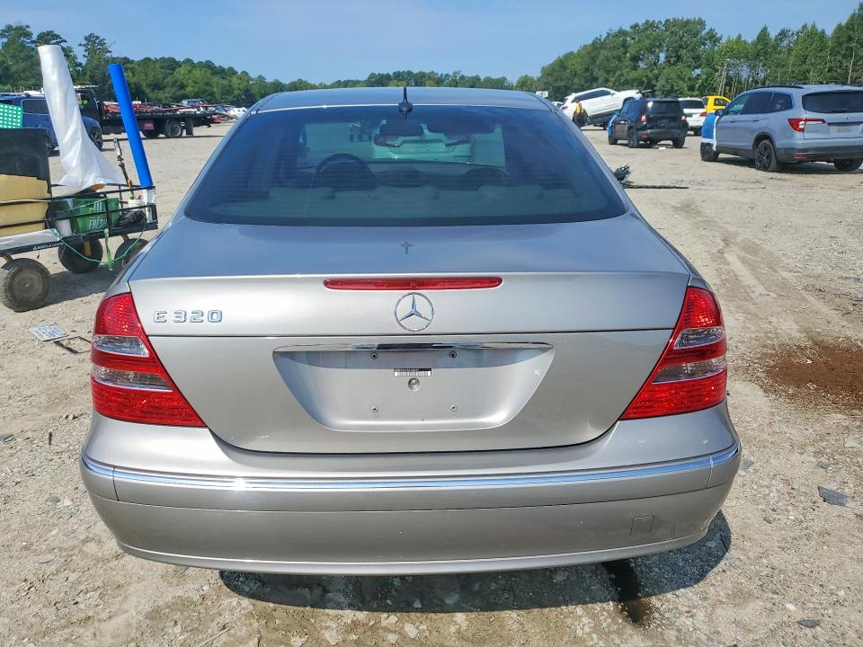 Photo 6 from auction – 2004 MERCEDES-BENZ E with VIN WDBUF65J14A453594