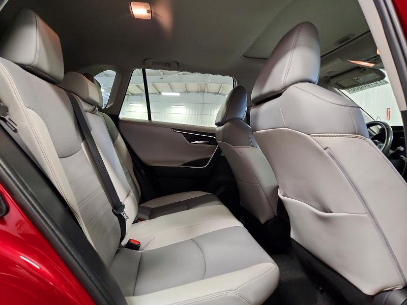 Photo 11 from auction – 2020 TOYOTA RAV4 with VIN 2T3DWRFV3LW048244