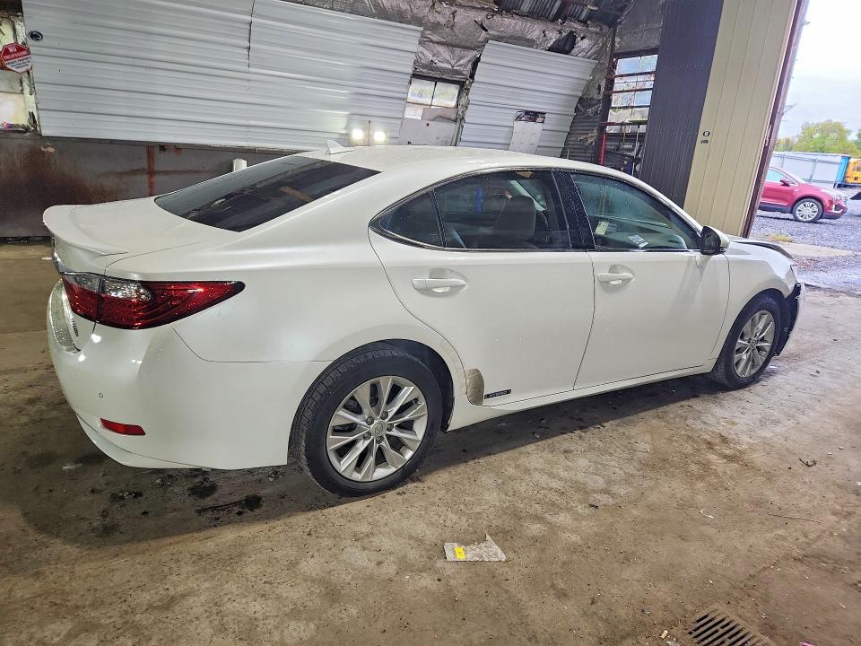 Zdjęcie 3 z aukcji – 2014 LEXUS ES z VIN JTHBW1GG8E2067441