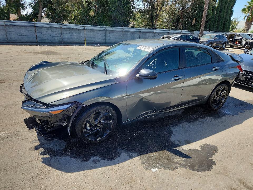 Снимка 1 от търг – 2026 HYUNDAI ELANTRA с VIN KMHLM4DG9TU145823