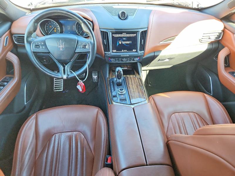 Photo 8 from auction – 2018 MASERATI LEVANTE with VIN ZN661XUL9JX259839