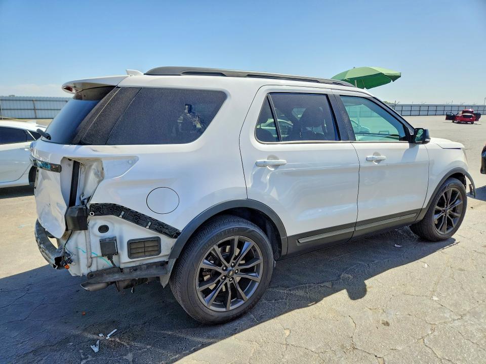 Снимка 3 от търг – 2017 FORD EXPLORER с VIN 1FM5K7D81HGC21579