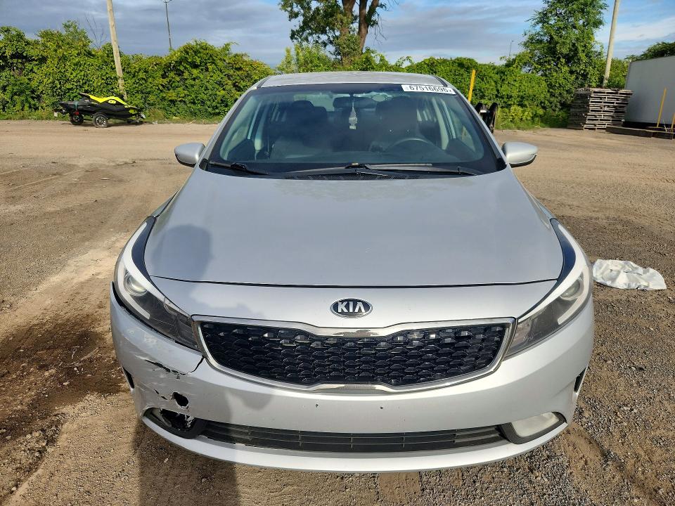 Снимка 5 от търг – 2017 KIA FORTE с VIN 3KPFL4A70HE135454