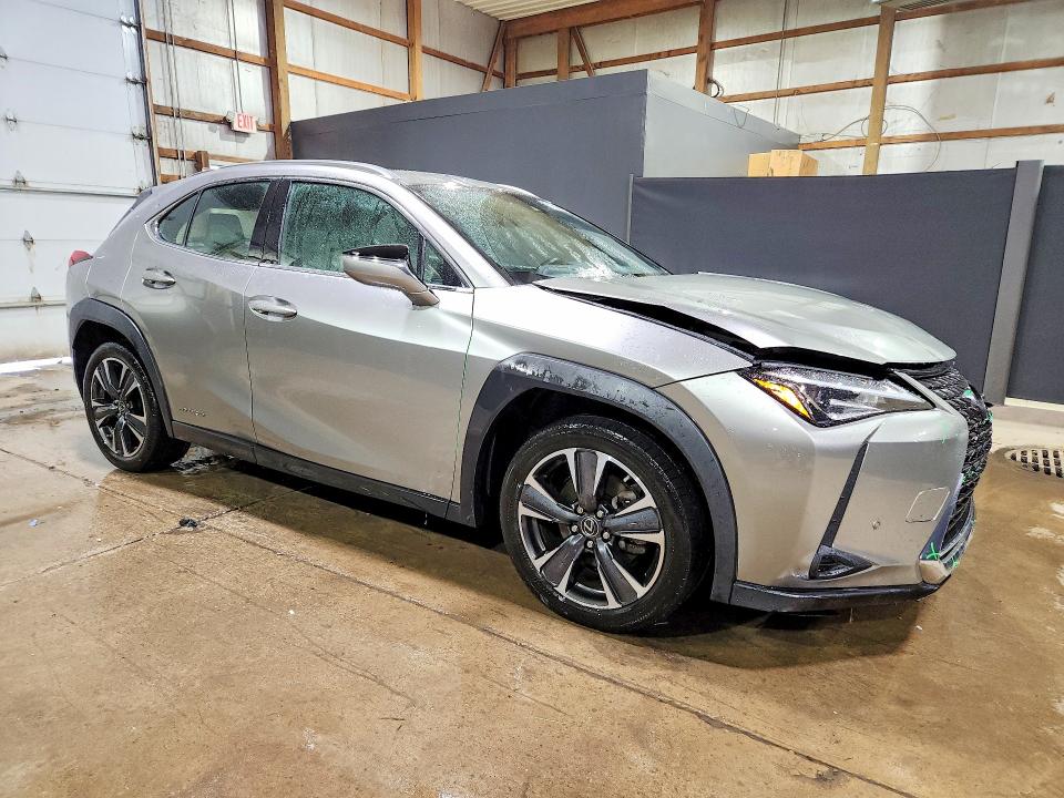 Photo 4 from auction – 2020 LEXUS UX with VIN JTHP9JBH5L2035329