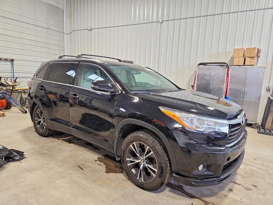 Снимка 4 от търг – 2016 TOYOTA HIGHLANDER с VIN 5TDJKRFH7GS227693